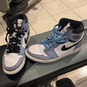 Nike Air Jordan 1 High OG in White and Blue